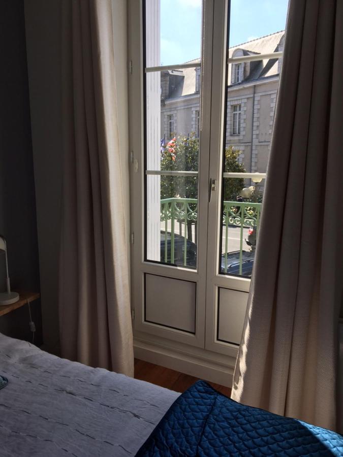 Studio Balcon De La Place Dinan Exterior photo